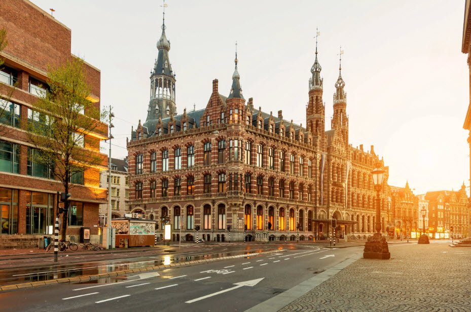 Dam Square, Amsterdam, North Holland, Netherlands